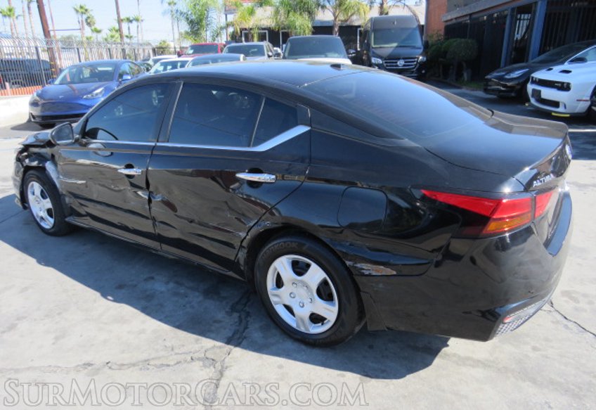 2020 Nissan Altima - Image 8