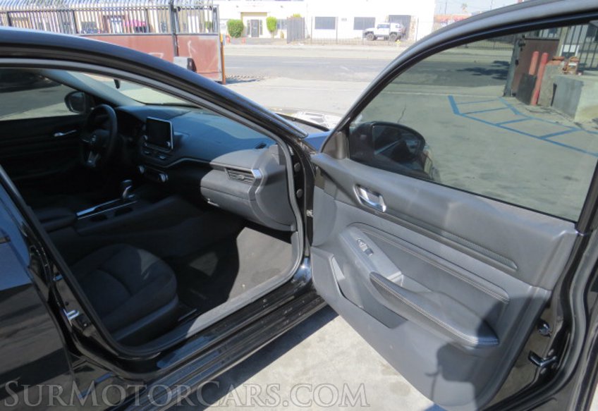 2020 Nissan Altima - Image 19