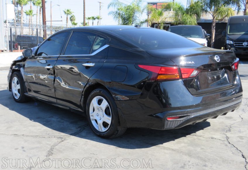 2020 Nissan Altima - Image 10