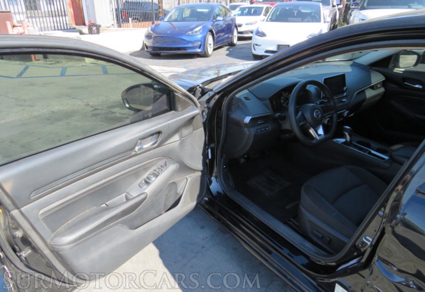 2020 Nissan Altima - Image 18