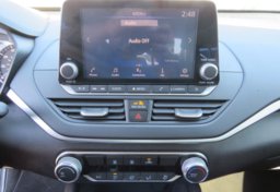 2020 Nissan Altima - Image 32