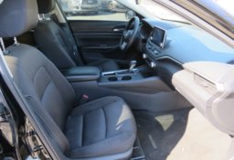 2020 Nissan Altima - Image 25