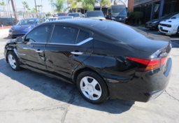 2020 Nissan Altima - Image 8