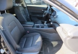 2020 Nissan Altima - Image 23