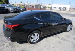 2020 Nissan Altima - Image 9