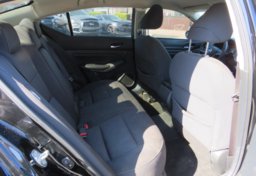 2020 Nissan Altima - Image 27