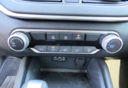 2020 Nissan Altima - Image 35