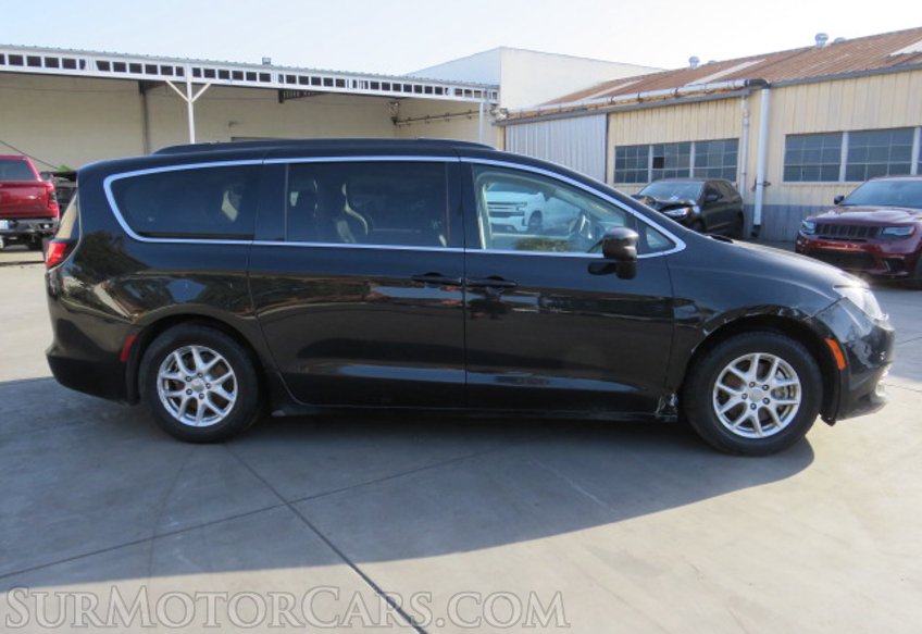 2020 Chrysler Voyager - Image 9