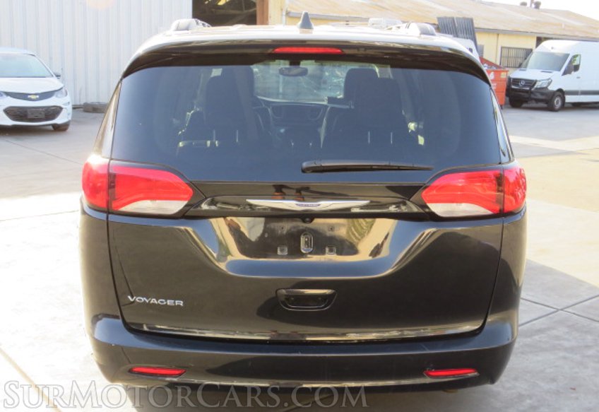2020 Chrysler Voyager - Image 12