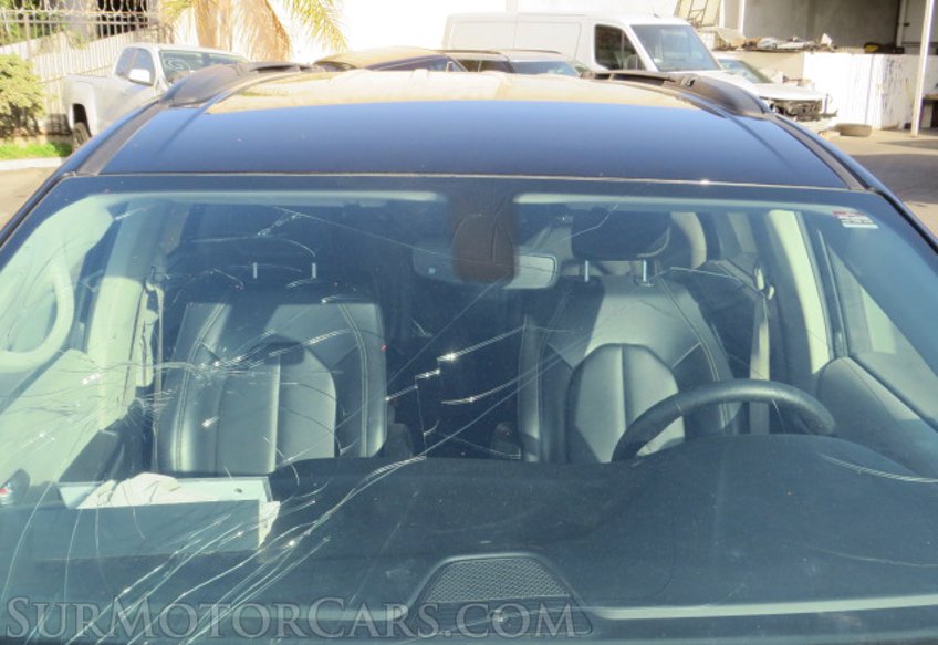 2020 Chrysler Voyager - Image 13