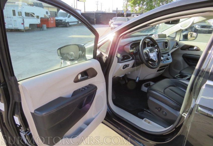 2020 Chrysler Voyager - Image 18