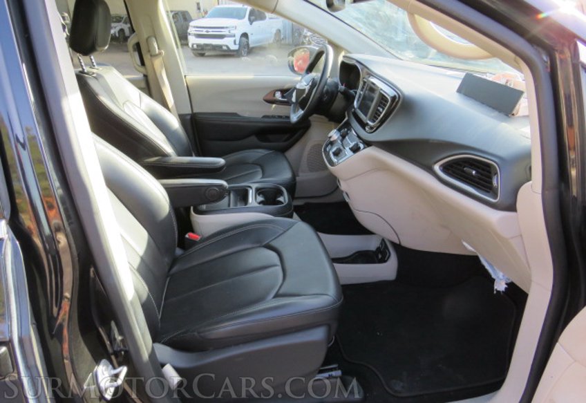 2020 Chrysler Voyager - Image 21