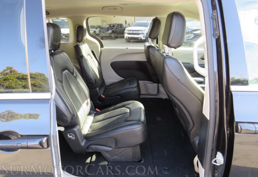 2020 Chrysler Voyager - Image 25