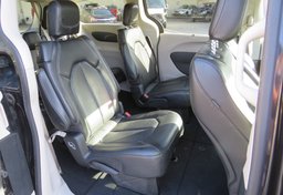 2020 Chrysler Voyager - Image 29