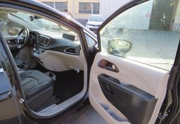 2020 Chrysler Voyager - Image 19