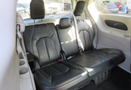 2020 Chrysler Voyager - Image 31