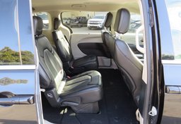 2020 Chrysler Voyager - Image 25