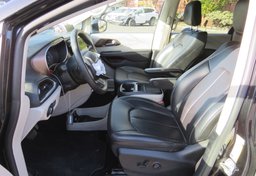 2020 Chrysler Voyager - Image 20