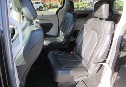 2020 Chrysler Voyager - Image 26