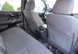 2019 Toyota Tacoma 4WD - Image 33