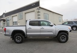 2019 Toyota Tacoma 4WD - Image 10