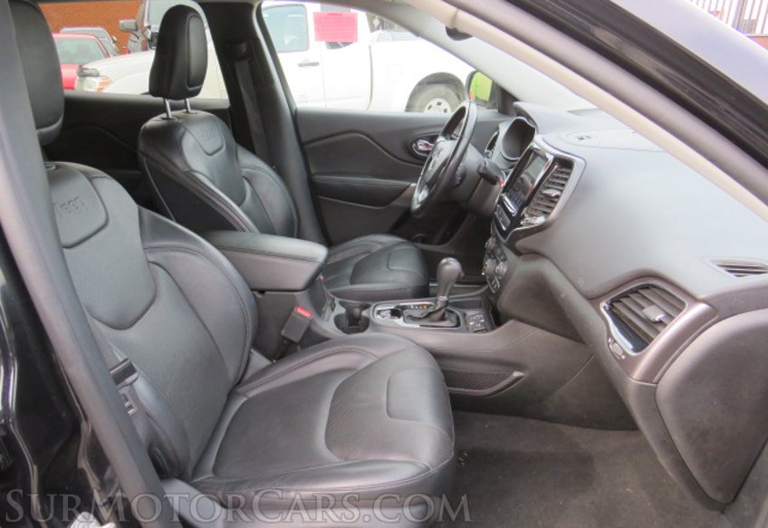 2020 Jeep Cherokee - Image 26