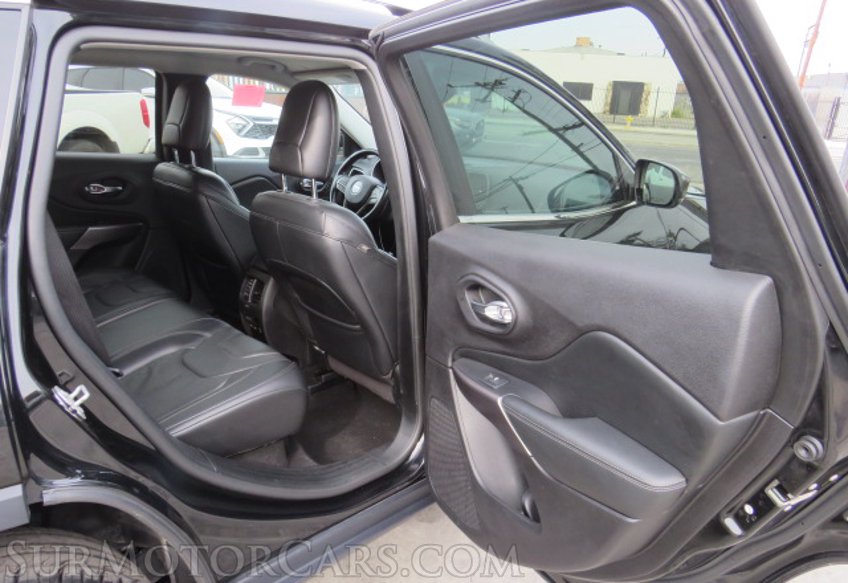 2020 Jeep Cherokee - Image 24