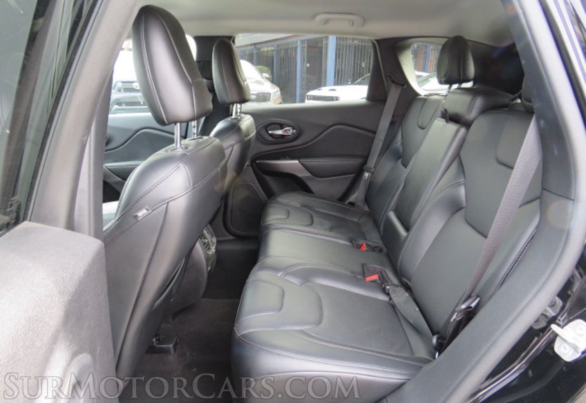 2020 Jeep Cherokee - Image 31