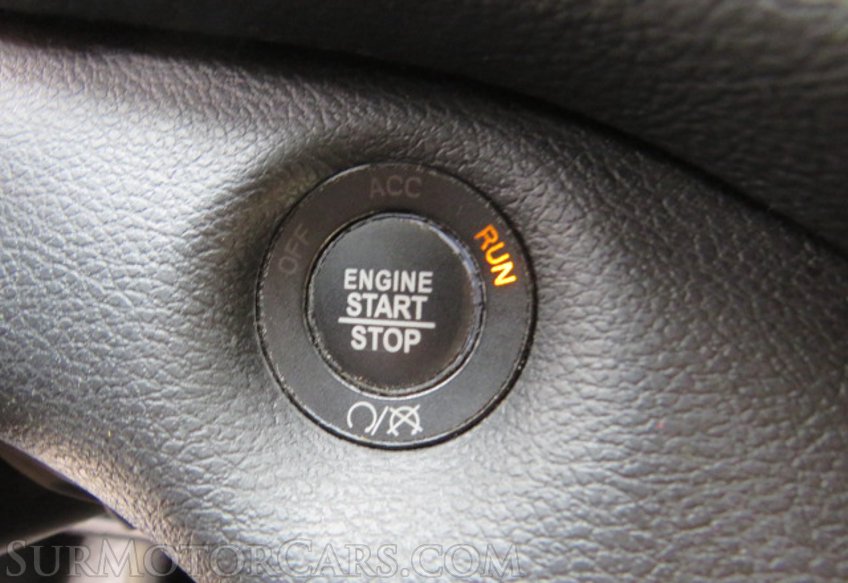 2020 Jeep Cherokee - Image 44