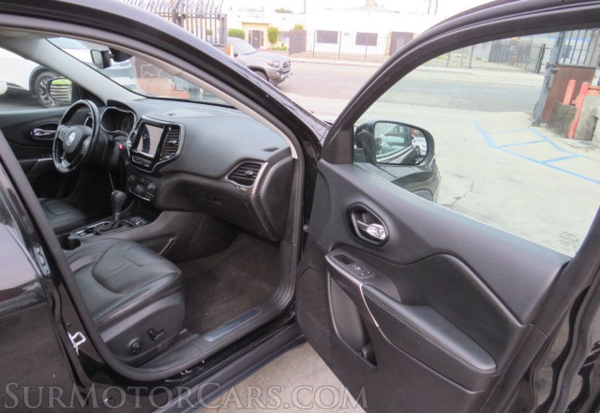 2020 Jeep Cherokee - Image 22