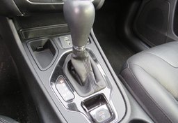 2020 Jeep Cherokee - Image 38