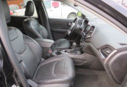 2020 Jeep Cherokee - Image 26