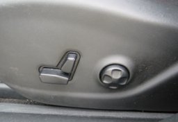 2020 Jeep Cherokee - Image 40