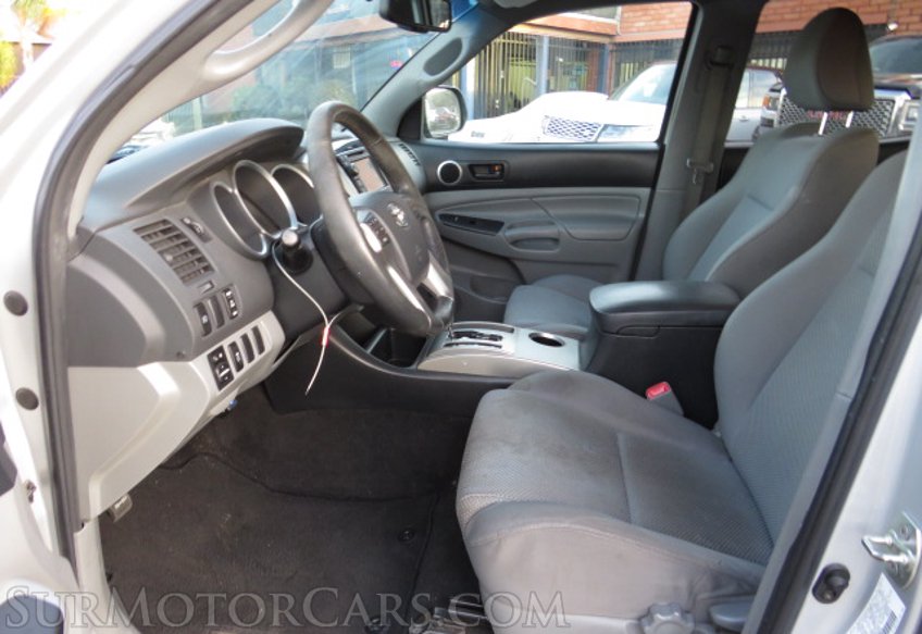 2013 Toyota Tacoma - Image 28