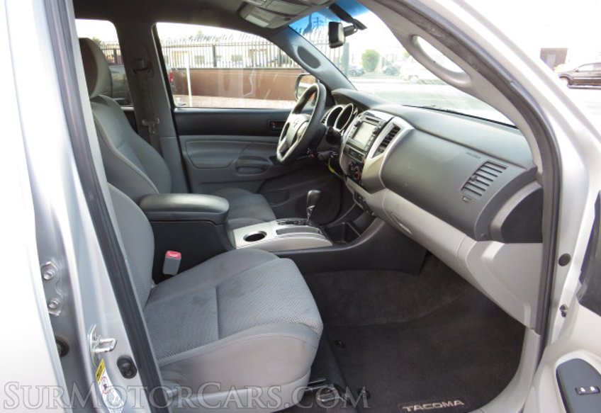 2013 Toyota Tacoma - Image 25