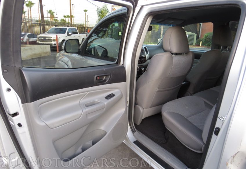 2013 Toyota Tacoma - Image 22