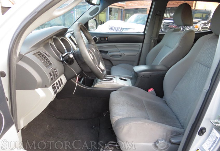 2013 Toyota Tacoma - Image 21