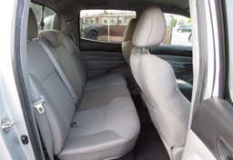 2013 Toyota Tacoma - Image 31