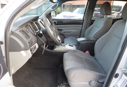 2013 Toyota Tacoma - Image 21