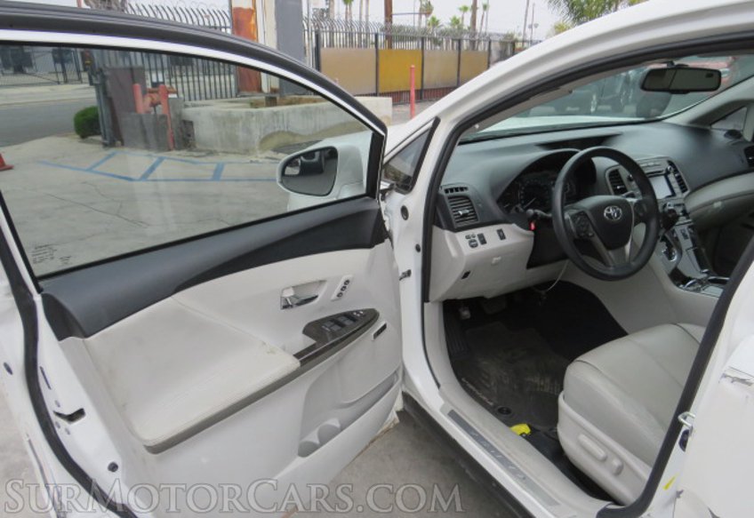 2015 Toyota Venza - Image 18