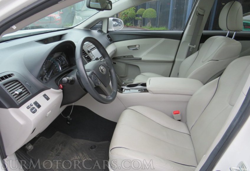 2015 Toyota Venza - Image 24