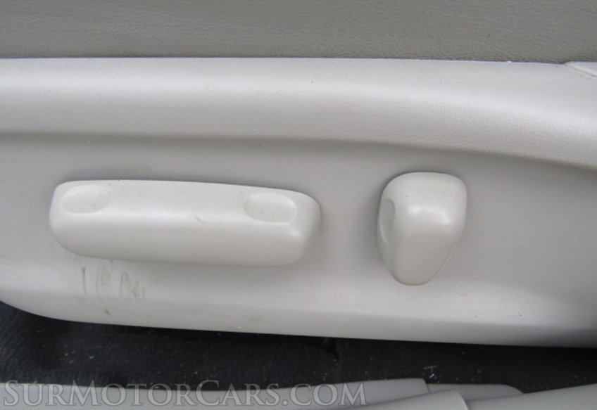 2015 Toyota Venza - Image 38