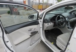 2015 Toyota Venza - Image 18