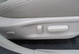 2015 Toyota Venza - Image 39