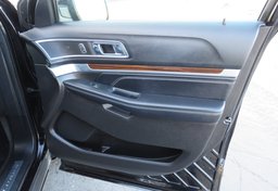 2017 Ford Explorer - Image 57