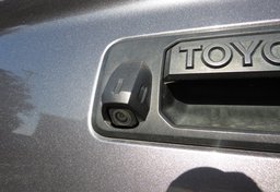 2018 Toyota Tundra - Image 14