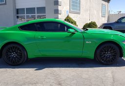 2019 Ford Mustang - Image 9