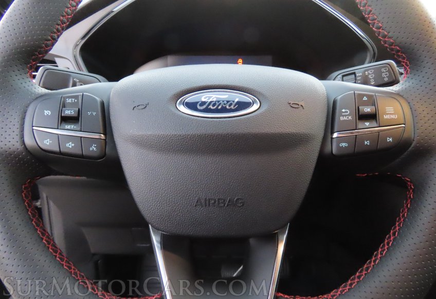 2025 Ford Escape AWD ST-Line - Image 32