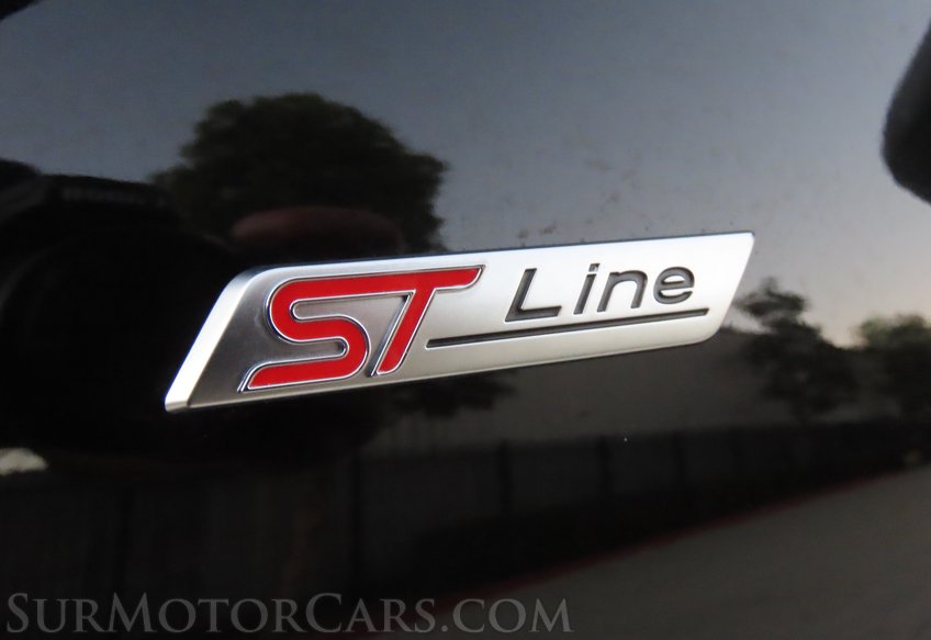 2025 Ford Escape AWD ST-Line - Image 16