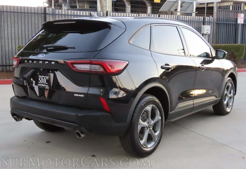 2025 Ford Escape AWD ST-Line - Image 7